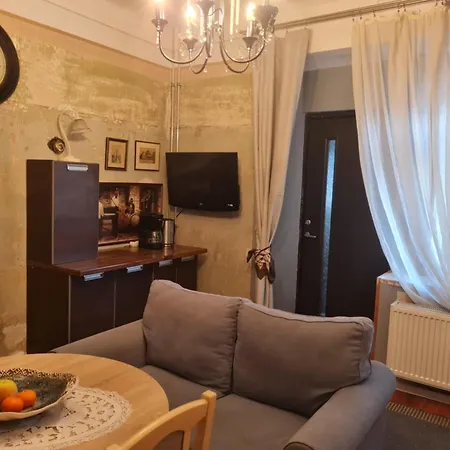 Apartment Naeituse *